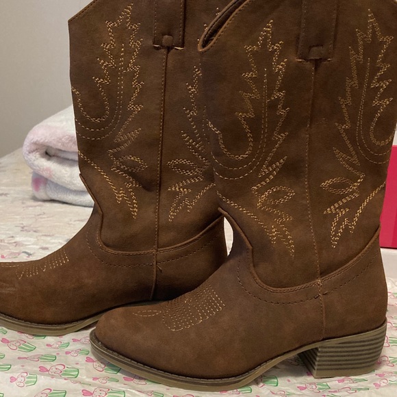 Brown Kids Cowboy Boots - Picture 5 of 8